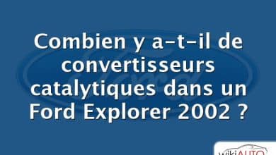 Combien y a-t-il de convertisseurs catalytiques dans un Ford Explorer 2002 ?